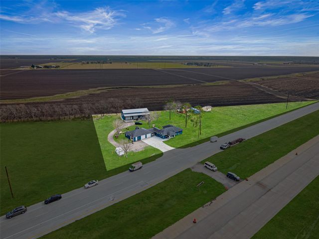 28539 Highway 36, Damon, TX 77430