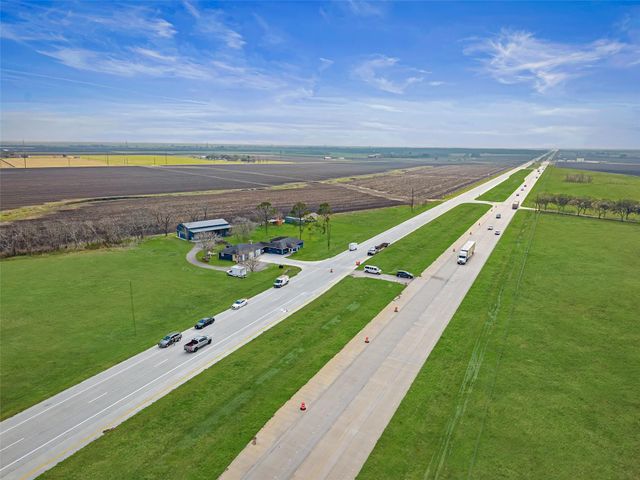 28539 Highway 36, Damon, TX 77430