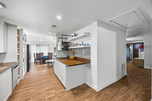 28539 Highway 36, Damon, TX 77430