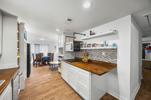 28539 Highway 36, Damon, TX 77430