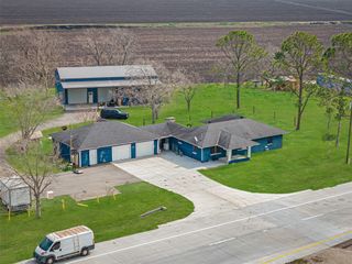 28539 Highway 36, Damon, TX 77430
