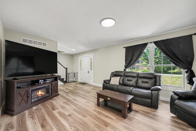 23302 Spring Creek Trail, Elkhart, IN 46516