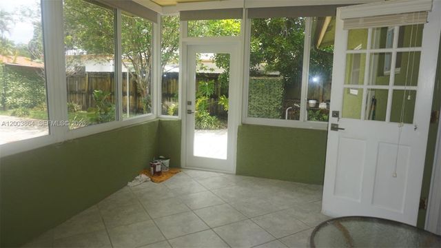 853 NE 37th St 853, Oakland Park, FL 33334