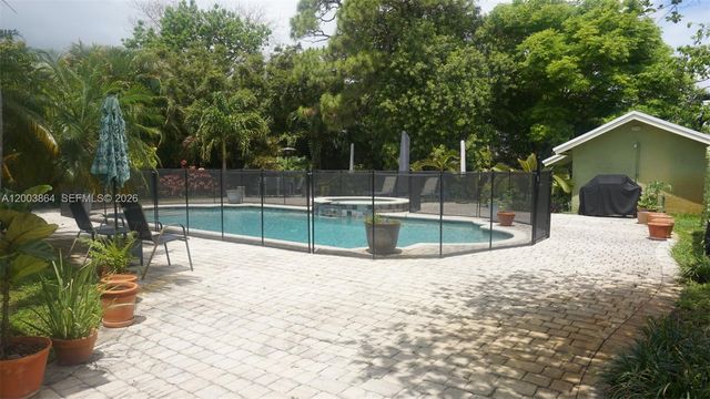 853 NE 37th St 853, Oakland Park, FL 33334