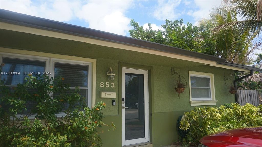 853 NE 37th St 853, Oakland Park, FL 33334