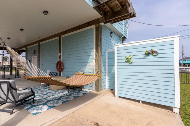 4211 Hardin Drive, Galveston, TX 77554