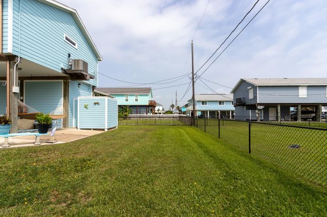 4211 Hardin Drive, Galveston, TX 77554
