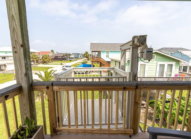 4211 Hardin Drive, Galveston, TX 77554