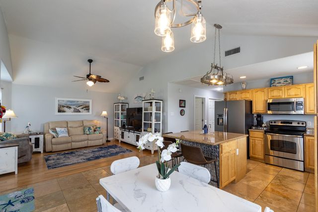 4211 Hardin Drive, Galveston, TX 77554