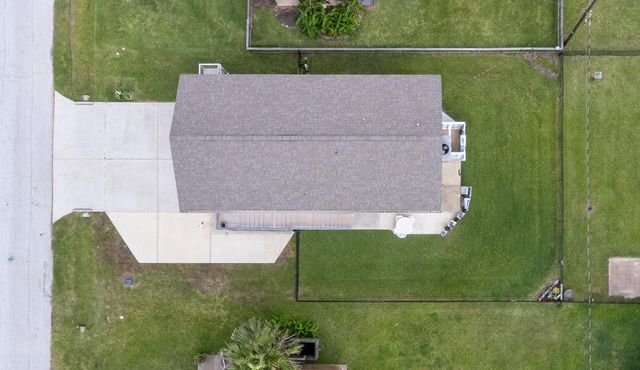 4211 Hardin Drive, Galveston, TX 77554