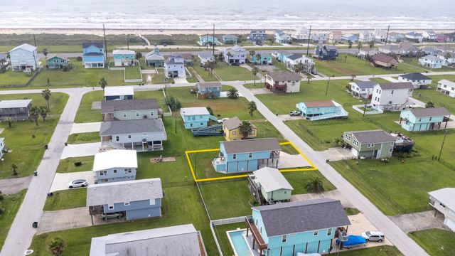4211 Hardin Drive, Galveston, TX 77554