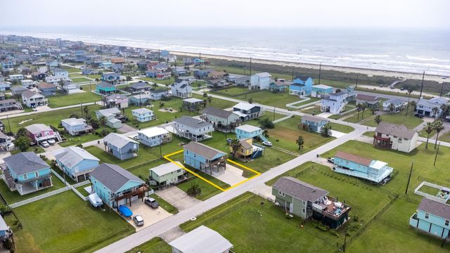 4211 Hardin Drive, Galveston, TX 77554