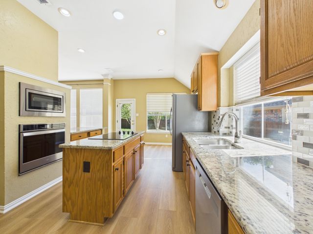 2208 Sagebrush Drive, Flower Mound, TX 75028