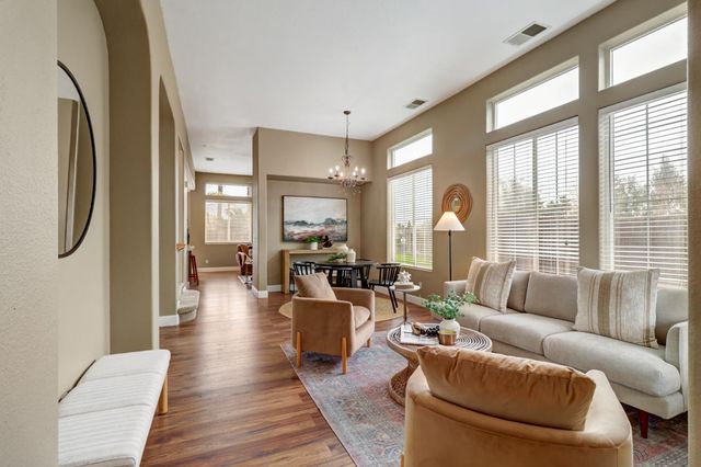 10209 Lofton Ct, Elk Grove, CA 95757