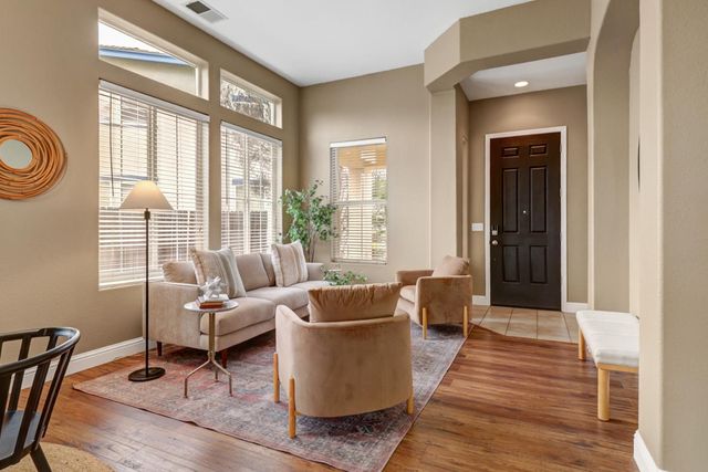 10209 Lofton Ct, Elk Grove, CA 95757