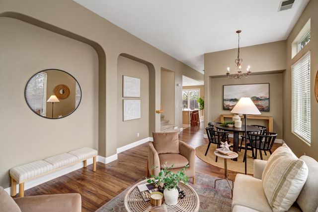 10209 Lofton Ct, Elk Grove, CA 95757