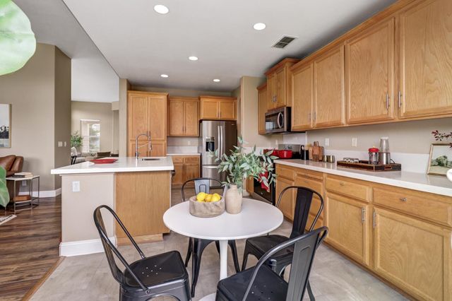 10209 Lofton Ct, Elk Grove, CA 95757