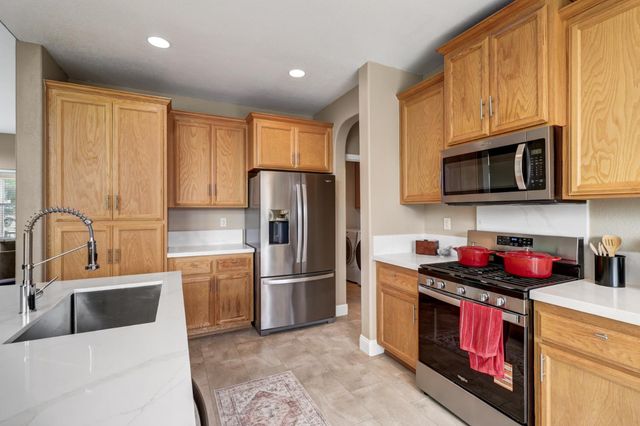 10209 Lofton Ct, Elk Grove, CA 95757