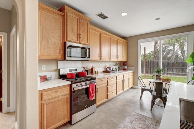 10209 Lofton Ct, Elk Grove, CA 95757