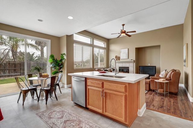 10209 Lofton Ct, Elk Grove, CA 95757