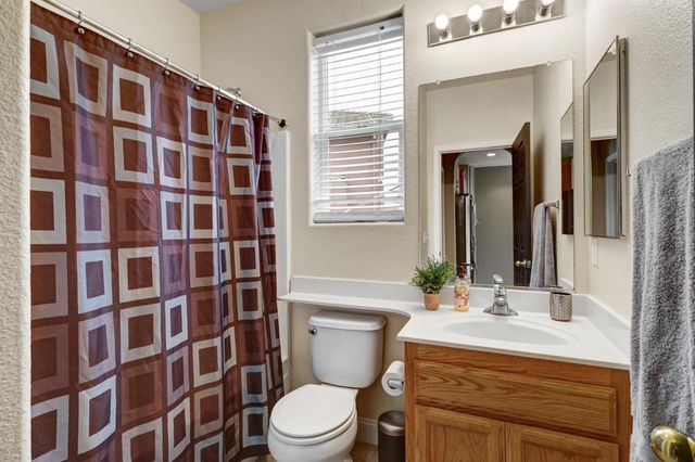 10209 Lofton Ct, Elk Grove, CA 95757