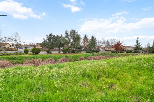10209 Lofton Ct, Elk Grove, CA 95757