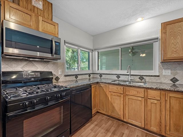 18718 Jodywood Drive, Atascocita, TX 77346