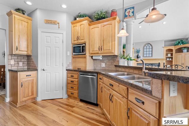 1033 N 1200 E, Shelley, ID 83274