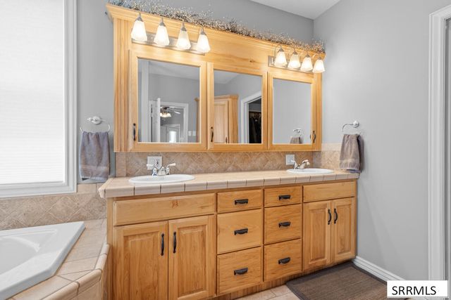 1033 N 1200 E, Shelley, ID 83274
