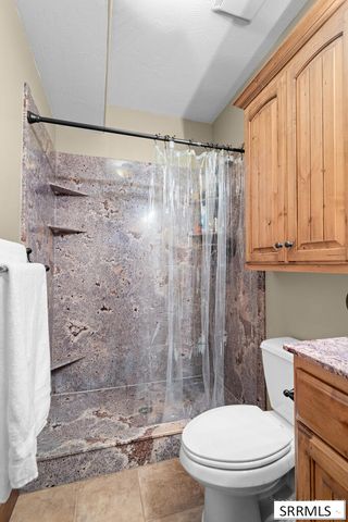 1033 N 1200 E, Shelley, ID 83274