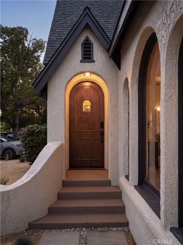 721 Palm Drive, Glendale, CA 91202