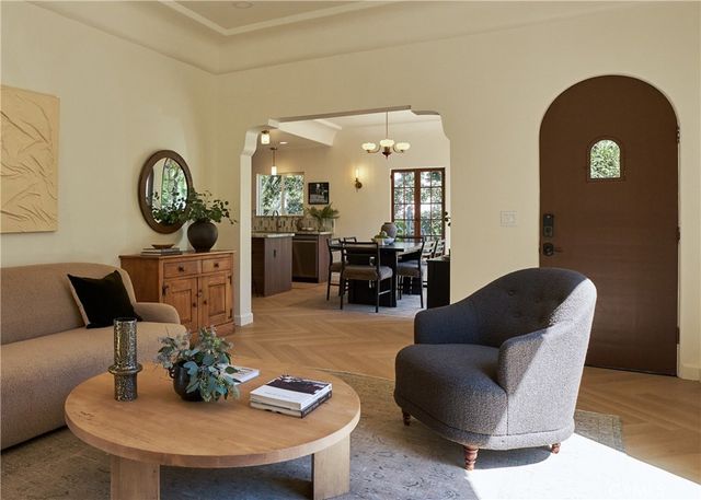 721 Palm Drive, Glendale, CA 91202