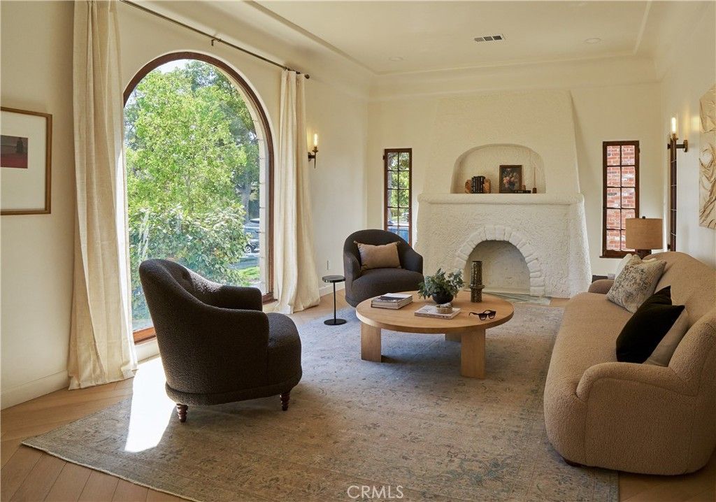 721 Palm Drive, Glendale, CA 91202