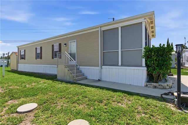 5558 Palm Beach BLVD 105, Fort Myers, FL 33905
