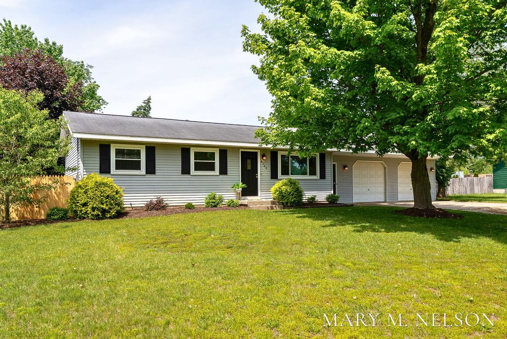 4146 Sandy Drive, Dorr Twp, MI 49323