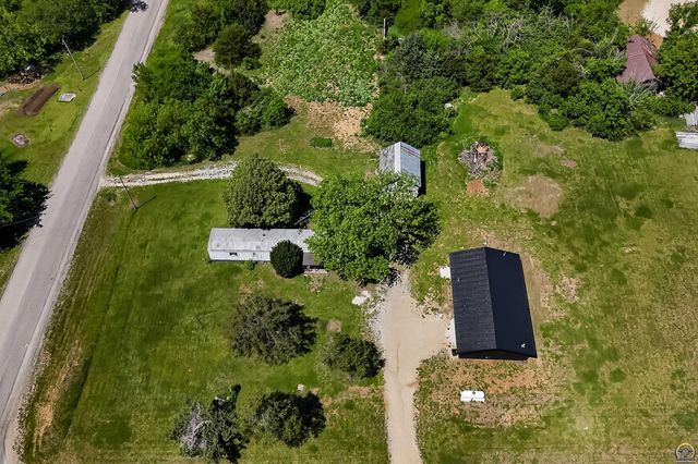 7641 SE Croco RD, Berryton, KS 66409