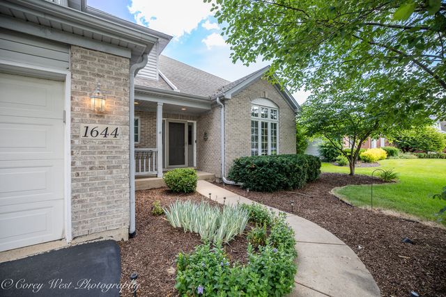 1644 Derby Drive, Batavia, IL 60510