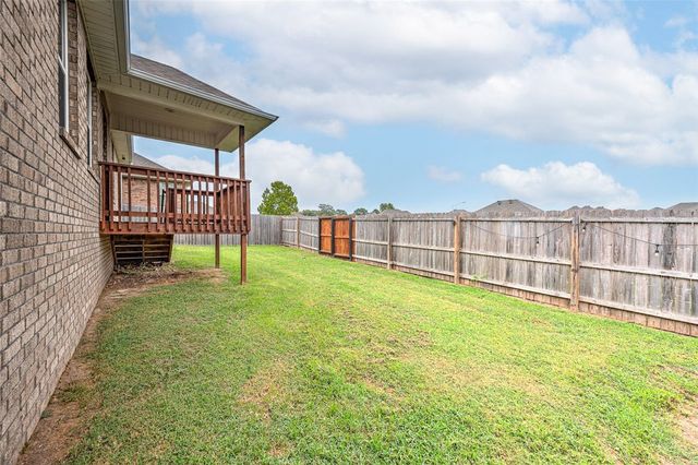 812 Vista Street, Gentry, AR 72734