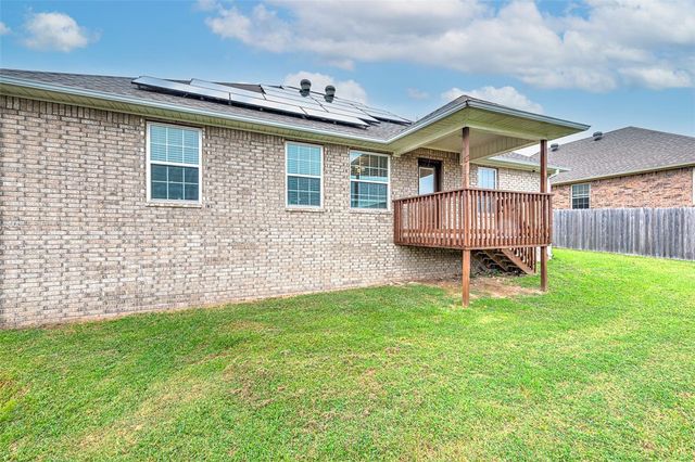 812 Vista Street, Gentry, AR 72734