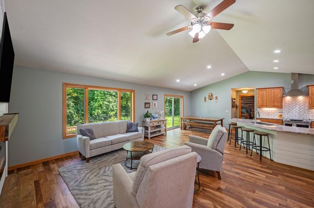105 Hidden Oaks Circle, Mankato, MN 56001