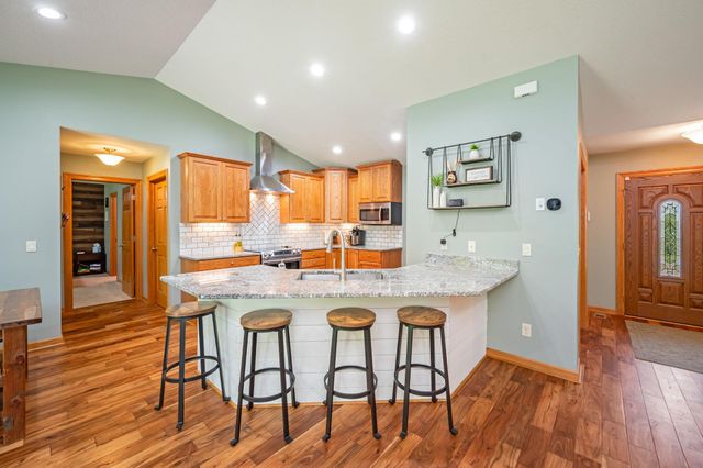 105 Hidden Oaks Circle, Mankato, MN 56001