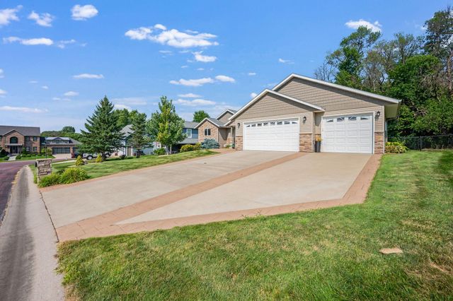 105 Hidden Oaks Circle, Mankato, MN 56001