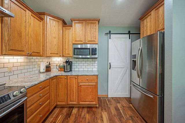 105 Hidden Oaks Circle, Mankato, MN 56001