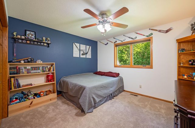 105 Hidden Oaks Circle, Mankato, MN 56001