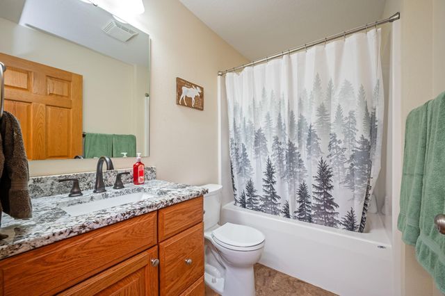 105 Hidden Oaks Circle, Mankato, MN 56001