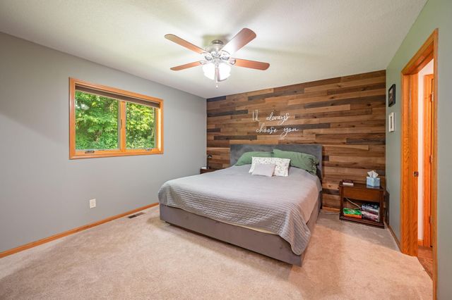 105 Hidden Oaks Circle, Mankato, MN 56001