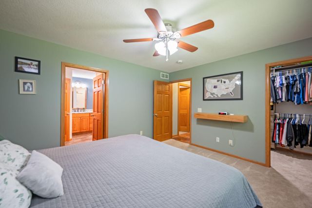105 Hidden Oaks Circle, Mankato, MN 56001