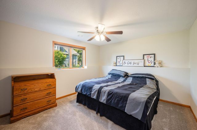 105 Hidden Oaks Circle, Mankato, MN 56001