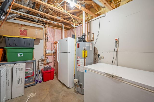 105 Hidden Oaks Circle, Mankato, MN 56001
