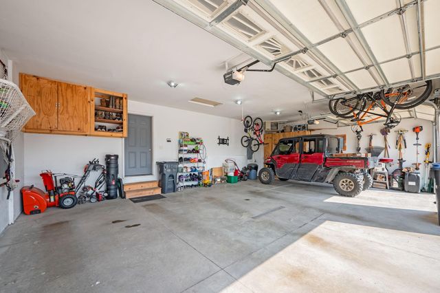 105 Hidden Oaks Circle, Mankato, MN 56001
